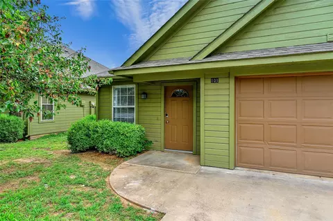 1026 W Coffin St, Denison, TX 75020