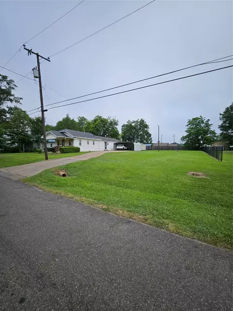 1203 Sample, Mansfield, LA 71052