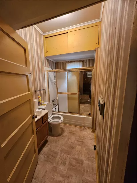 Bath - 1203 Sample, Mansfield, LA 71052 photo 1 of 2
