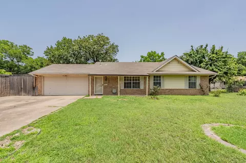 300 Sunset Dr, Euless, TX 76040