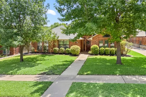 3907 Meadow Dr, Grapevine, TX 76051 photo 2