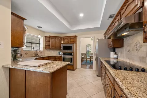 3907 Meadow Dr, Grapevine, TX 76051 photo 19