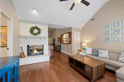 3907 Meadow Dr, Grapevine, TX 76051 photo 17