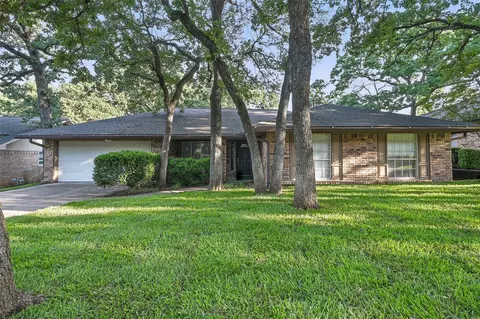 5702 Stage Line Ct, Arlington, TX 76017