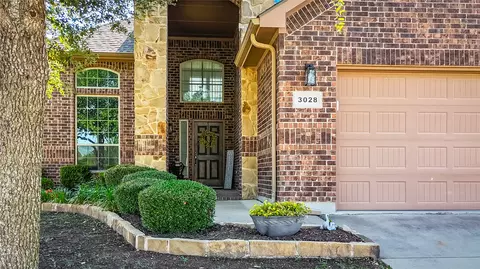 3028 Maple Creek Dr, Fort Worth, TX 76177