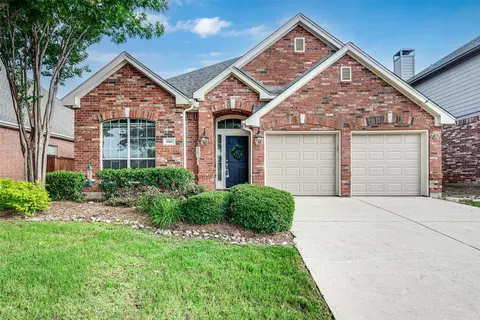 1060 Shepherd Ct, Lantana, TX 76226