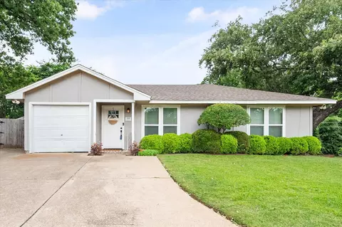 3809 Springtime Ct, Arlington, TX 76017