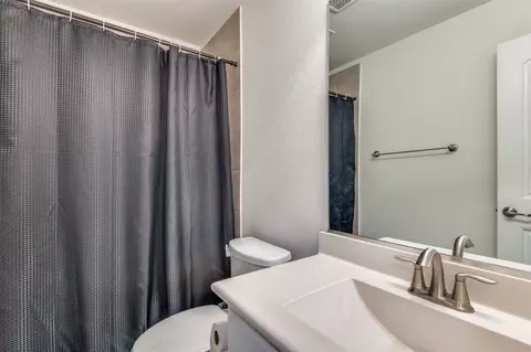Bath - 518 Rustic Ln, Euless, TX 76039 photo 4 of 6