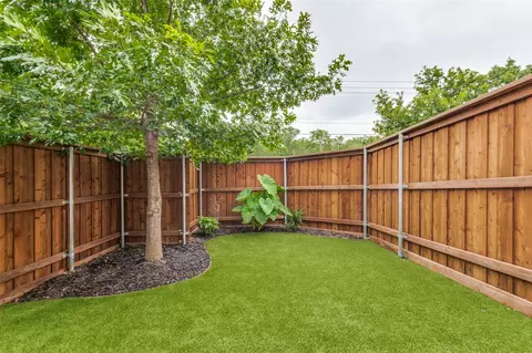 Exterior - 518 Rustic Ln, Euless, TX 76039 photo 4 of 5