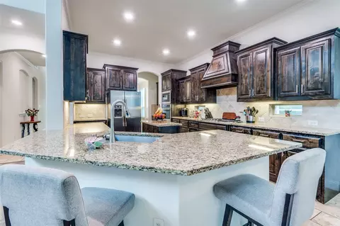 Kitchen - 518 Rustic Ln, Euless, TX 76039 photo 4 of 4