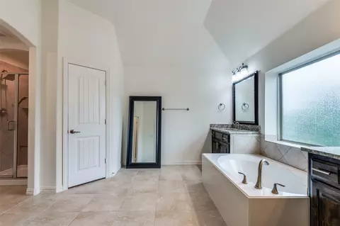 Bath - 518 Rustic Ln, Euless, TX 76039 photo 5 of 6
