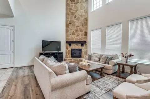 Living - 518 Rustic Ln, Euless, TX 76039 photo 1 of 5