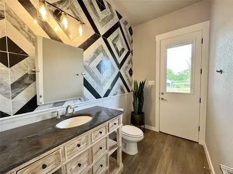 Bath - 9604 Hester Ln, Argyle, TX 76226 photo 6 of 8