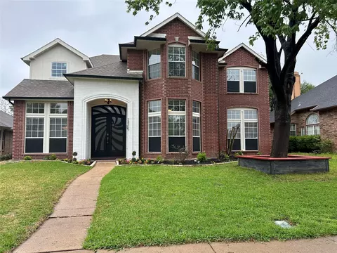 2835 Panorama Dr, Carrollton, TX 75007