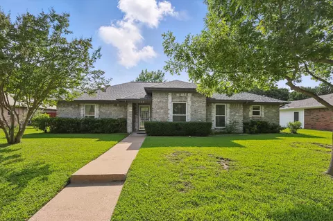 220 Simmons Dr, Coppell, TX 75019