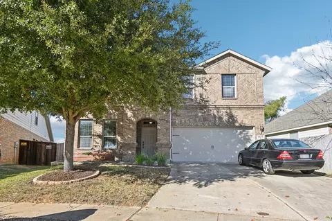 2812 Merry View Ln, Fort Worth, TX 76120