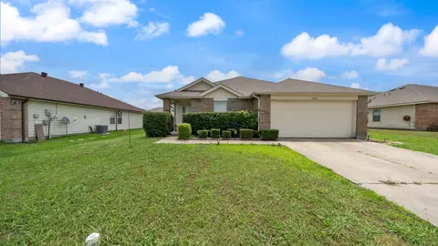 1822 Brookwood Dr, Terrell, TX 75160