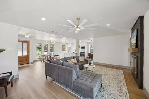 1612 E Peters Colony Rd, Carrollton, TX 75007