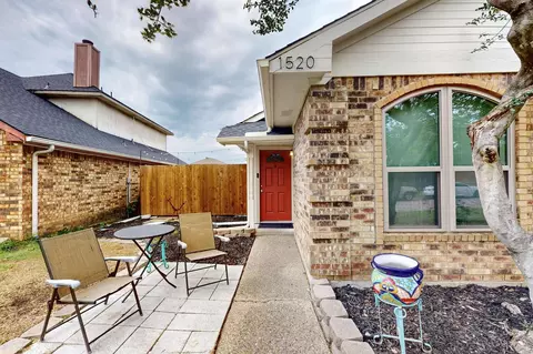 1520 Wheatfield Dr, Mesquite, TX 75149