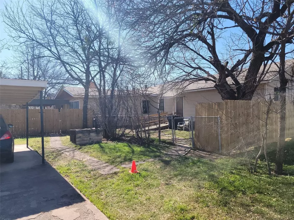 Exterior - 639 Grape St, Abilene, TX 79601 photo 6 of 9