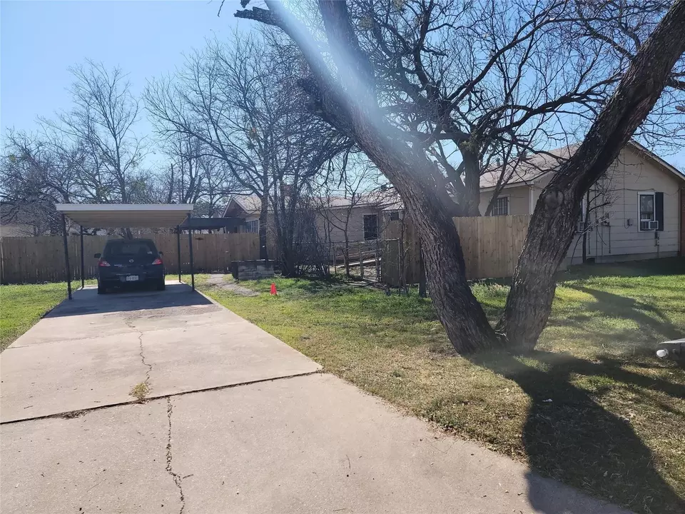 Exterior - 639 Grape St, Abilene, TX 79601 photo 7 of 9