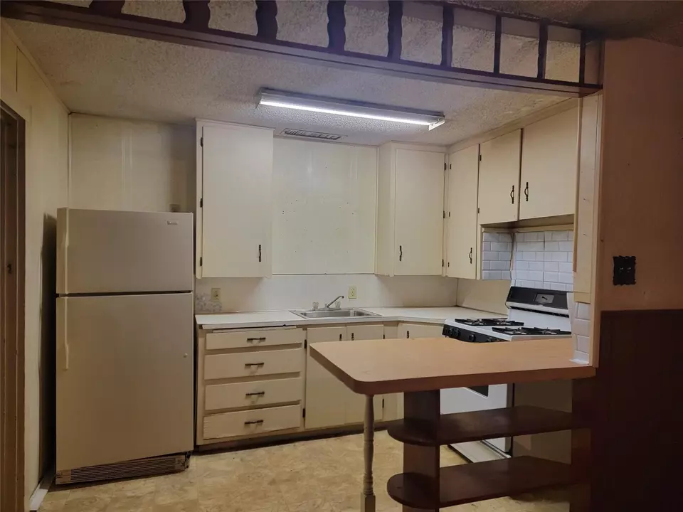 Kitchen - 639 Grape St, Abilene, TX 79601 photo 1 of 2