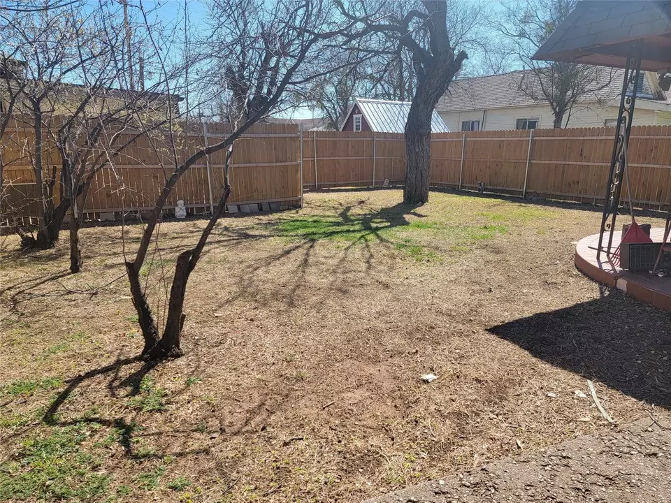 Exterior - 639 Grape St, Abilene, TX 79601 photo 3 of 9