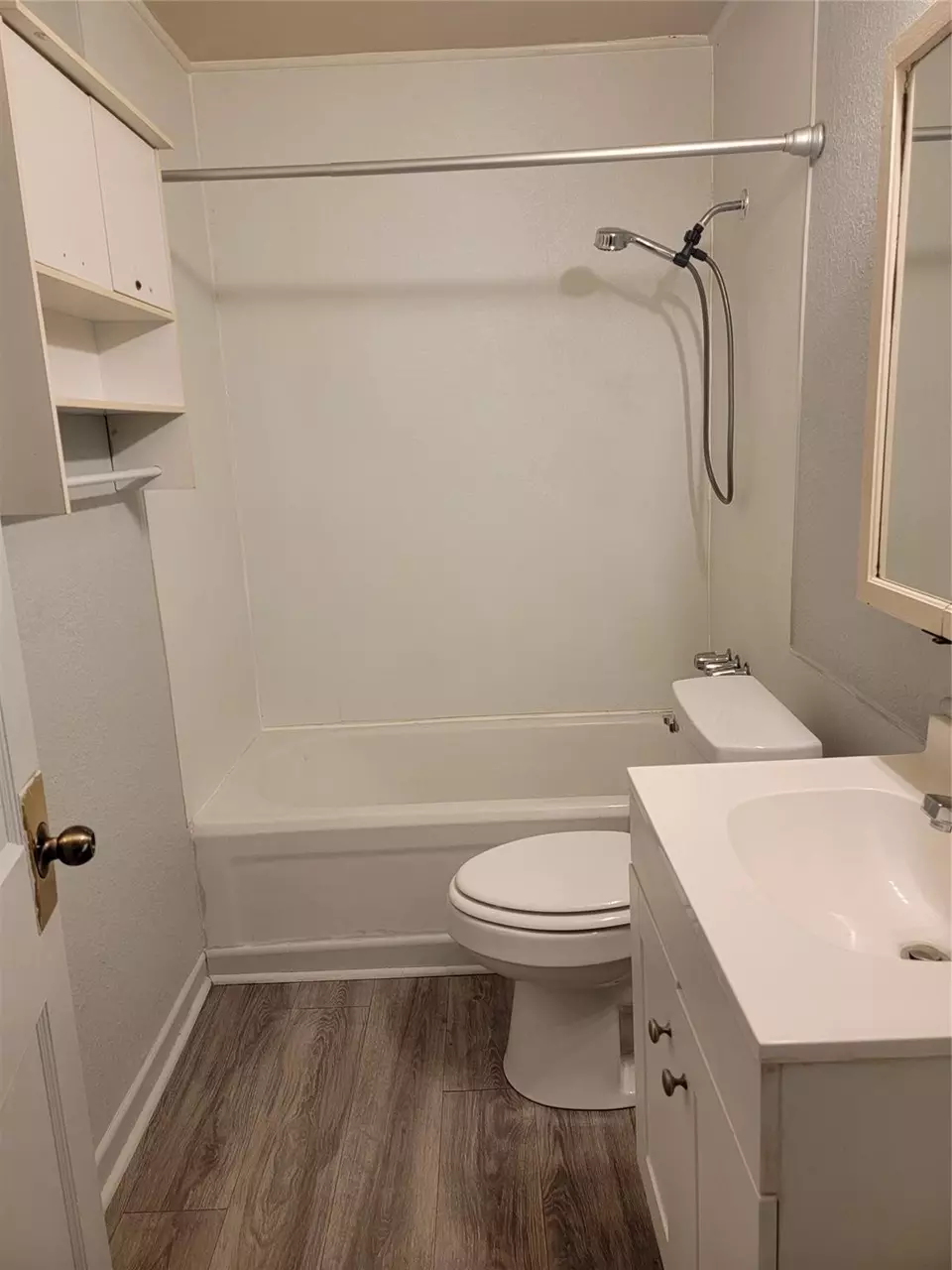 Bath - 639 Grape St, Abilene, TX 79601 photo 5 of 5