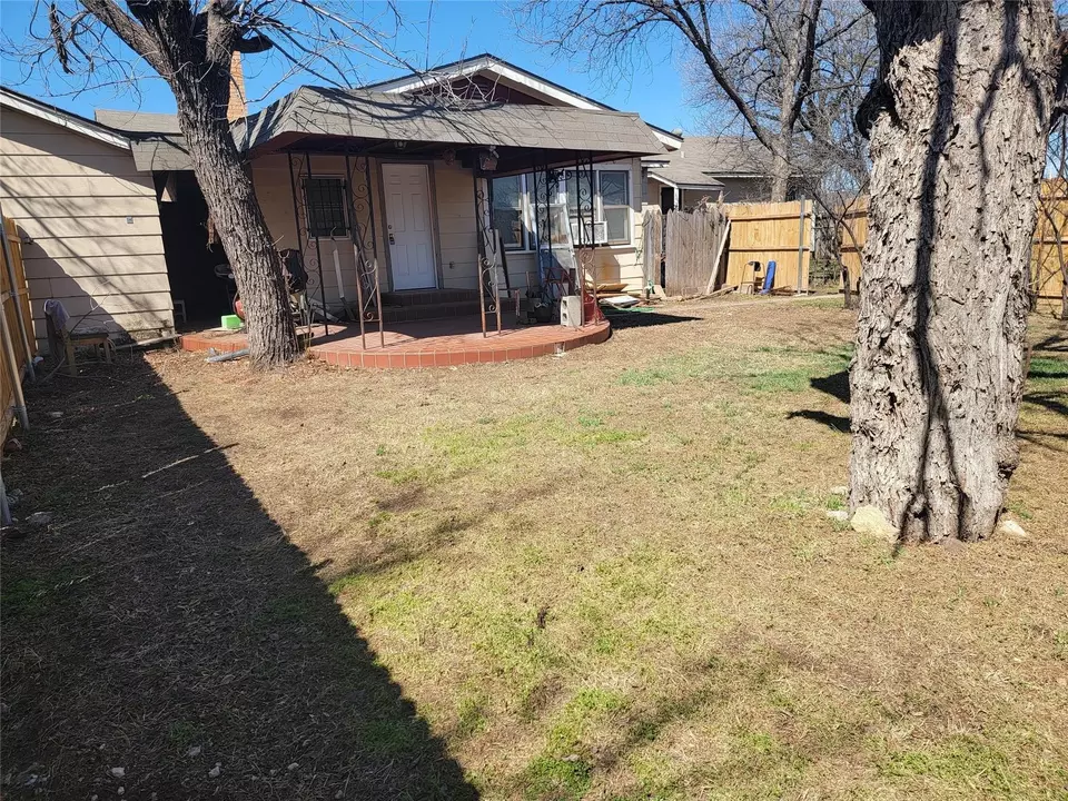 Exterior - 639 Grape St, Abilene, TX 79601 photo 2 of 9