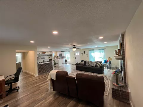 1203 Mountainside Dr, Granbury, TX 76048