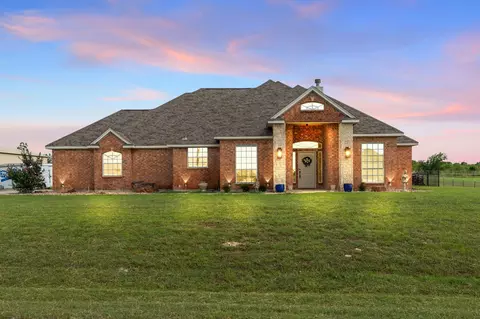 6113 California St, Joshua, TX 76058