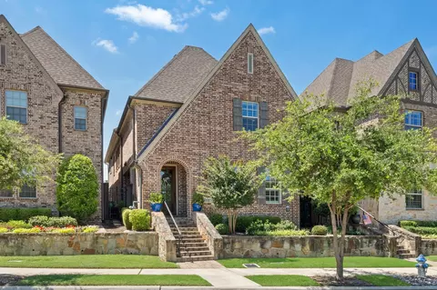 232 Skystone Dr, Irving, TX 75038