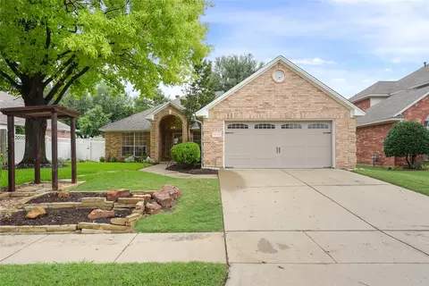5853 Echo Bluff Dr, Haltom City, TX 76137