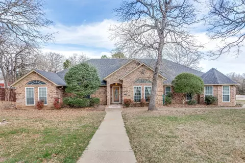4465 Northern Dancer Dr, Burleson, TX 76028