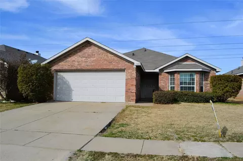 1305 Sierra Blanca Dr, Burleson, TX 76028