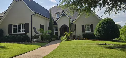 2305 Castle Creek Dr, Mansfield, TX 76063