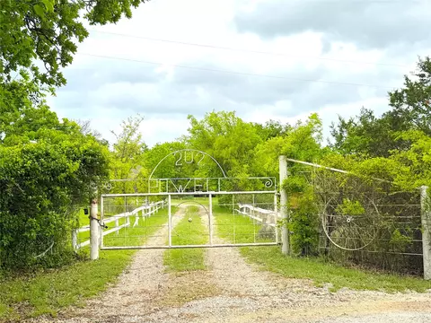 202 Powell Rd, Weatherford, TX 76088