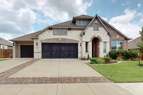 734 Oakleaf Dr, Midlothian, TX 76065