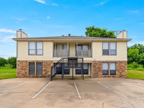 143 Allencrest Dr, White Settlement, TX 76108