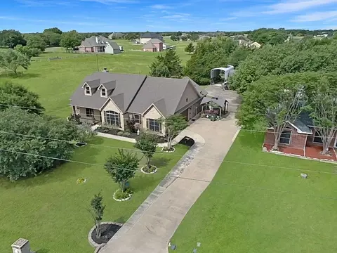 727 Rock Hill Dr, Red Oak, TX 75154