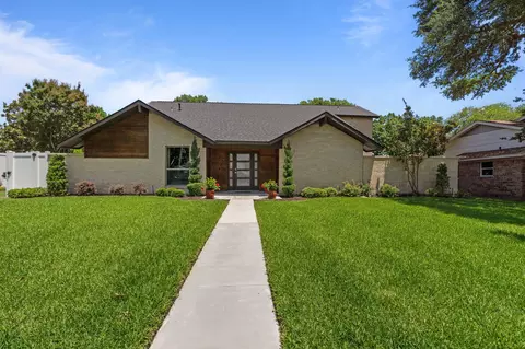 1617 Versailles Dr, Richardson, TX 75081