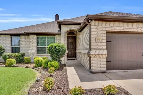230 Canterbury Ct, Midlothian, TX 76065
