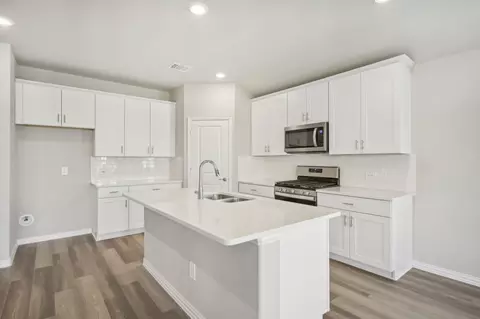 937 Lily Ln, Lavon, TX 75166