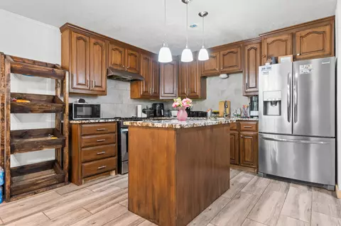 Kitchen - 105 E North St, Itasca, TX 76055 photo 1 of 2