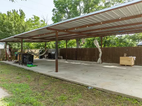 Exterior - 105 E North St, Itasca, TX 76055 photo 6 of 7