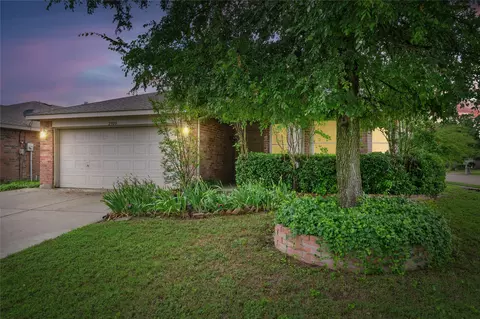 2900 Bluffs Ct, Mckinney, TX 75071