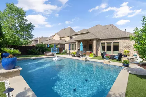 4672 Man O War Rd, Carrollton, TX 75010