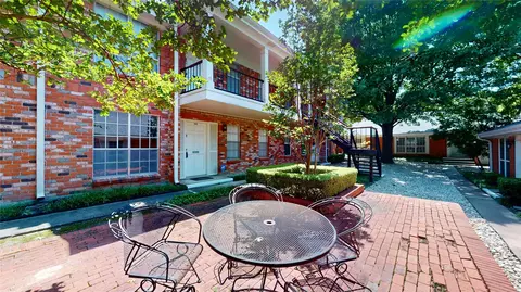 1281 Roaring Springs Rd, Fort Worth, TX 76114