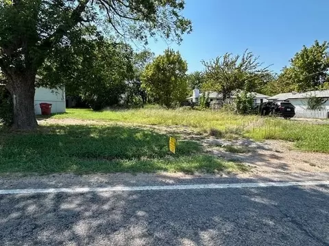 306 S Pecan St, Bells, TX 75414