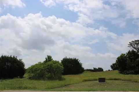 7452 Saint Augustine Dr, Cleburne, TX 76033 photo 4